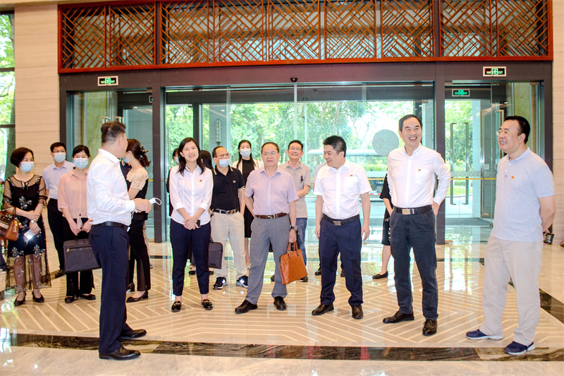 /QJ_215009116444.jpg 接待南寧學(xué)院考察團(tuán)參觀五象山莊.jpg