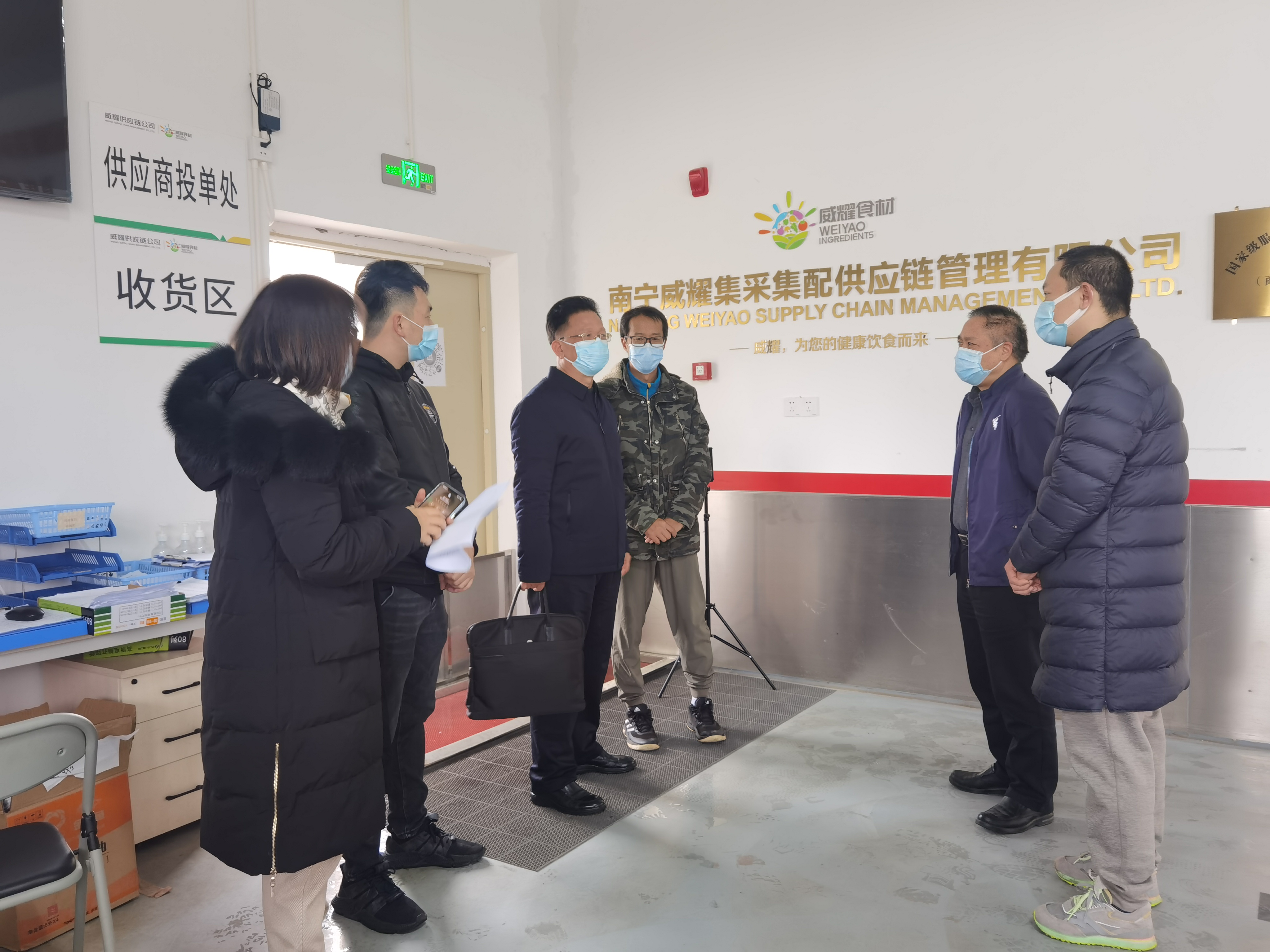 /QJ_135060802790.jpg 在五象配送基地實地檢查疫情防控工作落實情況照片.jpg